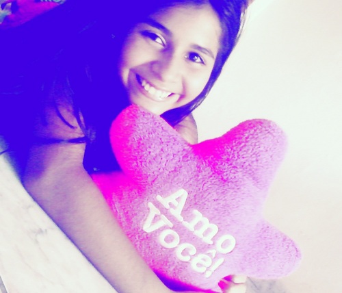 E por mais que eu sofra eu nunca vou deixar outro alguém saber que sou triste, vou mostrar o meu sorriso mais contagiante e fingir que nunca me magoei, vou vive