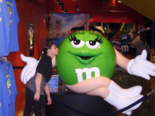 dandycandy_'s profile picture. We have candy and snacks from around the world.. reviewing them sometimes and eating them all the time