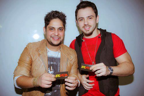 Pra todo mal da minha vida , pra curar qualquer ferida meu remédio é vocês @jorgeemateus s2 {Dona @luanasette_} Since : 25.03.12