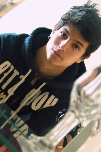Sou um Boy.. de uma Girl só!! okk? -- Independente, inteligente. ;D