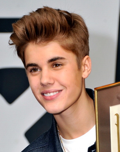My biggest idol is Justin Bieber, he changed my life because it taught me to follow my dreams,  #BELIEVE and #NEVERSAYNEVER I am belieber of heart ♥♥