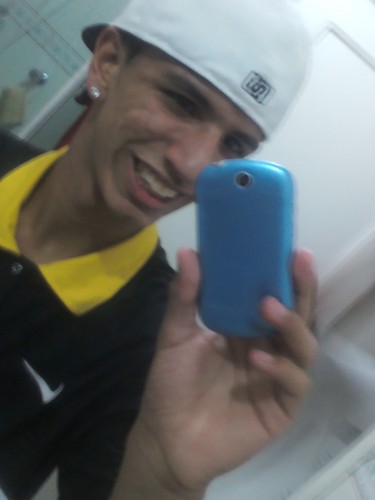 prazer Gusthavo Bitencourt ,*:) Apenas mais um menino Humilde apaixonado por futebol. #JesusCristo