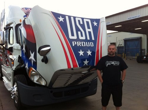 L_Bragg's profile picture. 