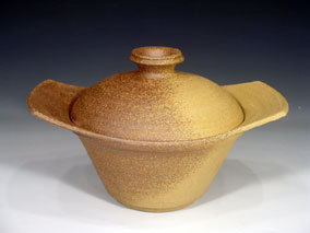 breadpots's profile picture. Original hand made stoneware baker for noknead brick oven bread at home. Bake bread -- simple method and simple tools.