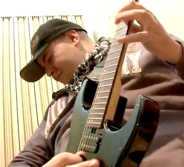 Romão Fernandes Guitarrista/Segunda Voz da @ilusarock