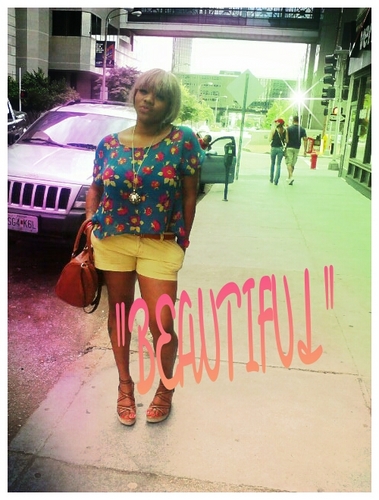 YELLOWBONE,THICK,BADDD GRRRR EAT MY CAT FCK YU! TeaM @BooStudda Follow HIM THats My BAbyyyy