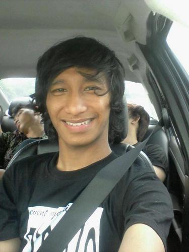 bagasprakoso18's profile picture. ADVERTISING.. :)

Be your self...slalu humoris tpi tetap sopan... 
NB: Klo ingin di hargai orang lain..,mulai lah belajar untk menghargai orang lain..