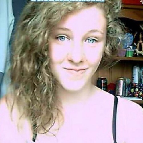 DemiPoulton's profile picture. im me and just me:D follow me you gorgeous people! i follow back!:D