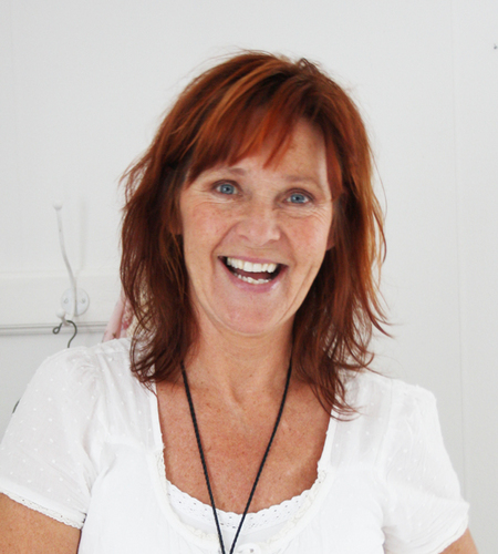 Drivit e-handel med heminredning i fem år. Nu har jag gårdsbutiken. Älskar inredning, foto och trädgård.