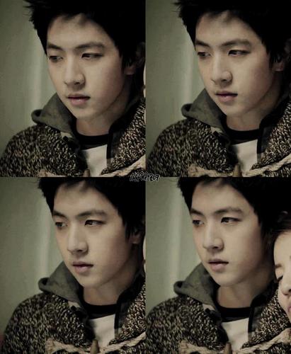 อันยองค้าบบ ผม ชอน ดุง MBLAQ (ปาร์ค ซัง ฮยอน) ผมบอทใหม่นะครับบ ผม น่ารัก หล่อ คุยเก่ง ฟอลมาคุยกลับผมนะค้าบบ เกิดปี 1990 ครับ    Myfam #FairytailBB