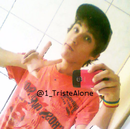CANCERIANO, BIPOLAR, 16 ANOS, HIPERATIVO, CHATO, CIUMENTO, FEIO, DO REGGAE =D E O RESTO JÁ ERAS!