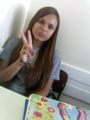uma menina, legal pra quem gosta de mim :) amo muito a minha linda @_gabiravara. foco,força e fé.