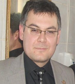 “Burası Dünyadır; İNSAN sözünü tutamamış olandır, yapmam diyen yapar, söylemem diyen söyler, gitmem diyen gider.”