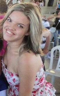 Você é linda, inteligente, tem um ótimo perfume e seus olhos brilham mais que um punhado de purpurina.