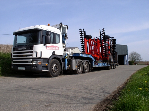 Quivogne UK imports the Quivogne range of cultivation equipment into the UK as well as the Perard range of grain transfer equipment.