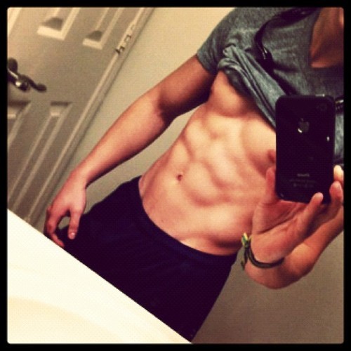Follow cuz i gotta sick body ;)