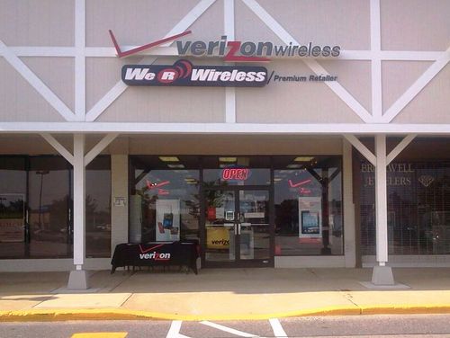 We R Wireless Timonium is a Premium Retailer for Verizon Wireless.  We pride ourselves in offering the best deals as well as the highest quality service.