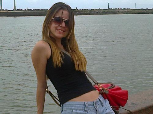 Pedagoga,Cristã! Eis-me aqui Senhor...eu tenho um chamado e não vou me calar...Uma pessoa sensível,apaixonada por  JESUS... e  AMOo ALINE BARROS....