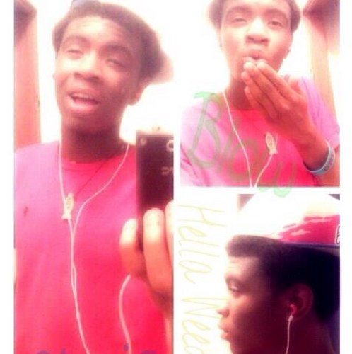 chrisBLOW_'s profile picture. 