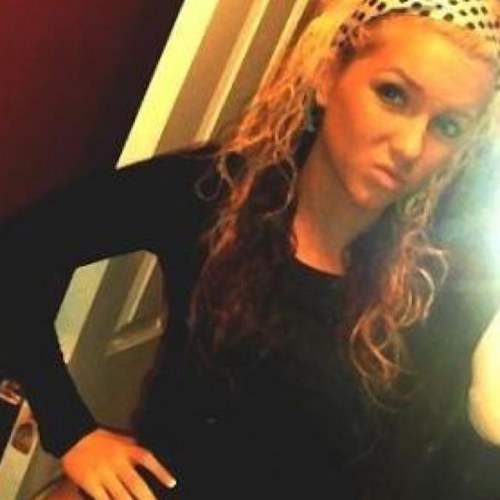 veronique_xoxo's profile picture. single. modeling is my thing. down to earth. follow me.