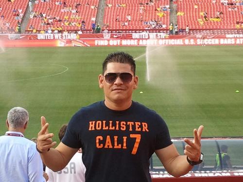 luchando cada dia mas en este mudo para sobrevivir pero feliz y contento