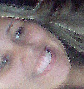 Meigaa,Simpatiia,chatinha as vezes, vergonhosa as vezes :D, Sentimental, Madura, Amo meus amigos e principalmente Minha familia :D