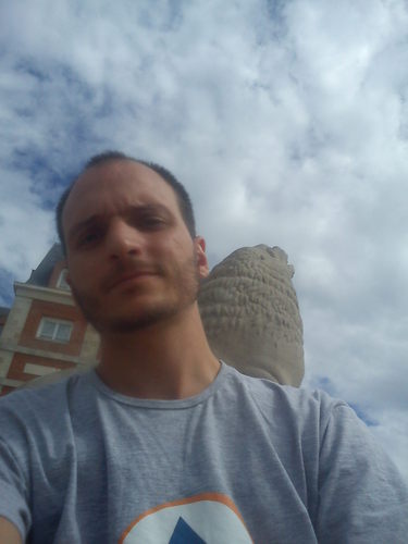 Trabajador del turismo. Rumiante de las palabras. Tacho más de lo que escribo.