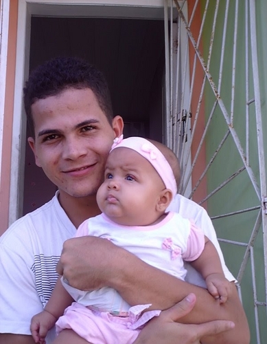 Só acredito naquilo que posso tocar.Não acredito
 naquilo q não posso tocar.Eu so do tamanho daquilo q sinto,q vejo e q faço,ñ do tamanho q os outros enxergam