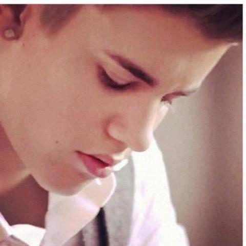 @justinbieber  você mim ensinou a nunca desistir dos meus sonhos. Obrigada!