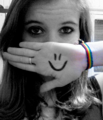 αquelα qii todô³ mundo tα fαlαndoo mαl & tentαndo ser totαlmente iguαl ;)
 seu blα blα blα só αumentα o meu iboope (66'
→ euu(?) A pessoa que vc nunca será!