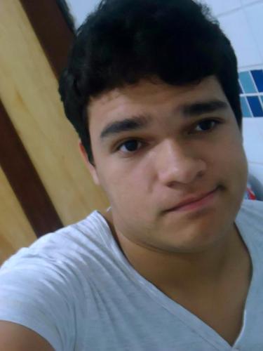 Os resultados provêm do aproveitamento das oportunidades e não da solução dos problemas. A solução de problemas só restaura a normalidade.