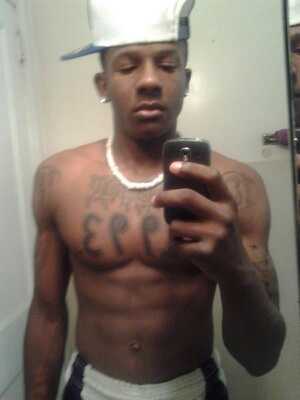 IM DHET NIGGA DHETS ON HIS SHYT AND ION TAKE SHYT FRM NOBODY....JUX LIKE DHET