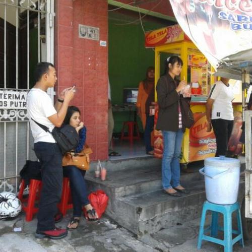 telatelasolo99's profile picture. Tela tela yg diolah dengan berbagai rasa menjadi salah satu menu andalan kami, makanan rakyat yg BEREVOLUSI menjadi makanan dunia. WANNA TO TRY? Terima pesanan