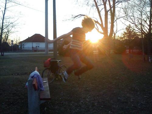 Fixyke's profile picture. 12 éves lány vagyok,egy kis faluban. Sokaknak szimpatikus,de van akiknek nem.;P Volt sok csalódás,de annál több nevetés.^^