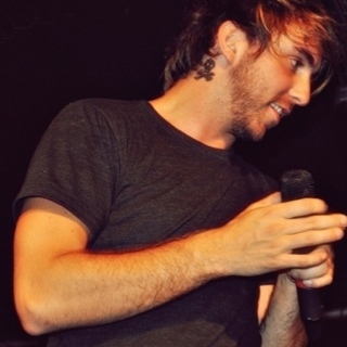 AlexGThinks's profile picture. Drink up so you can convince yourself that I'm cute.