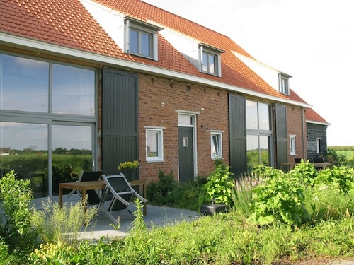 Vijf luxe boerderijapp.(2-6 personen) in het buitengebied. Strand, wandelen, fietsen of shoppen in Sluis, Brugge of Knokke.