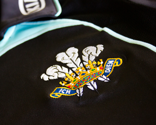 Surrey and England Cricket fan. Play cricket and am VP of Bushy Park CC. Part time Cider taster.