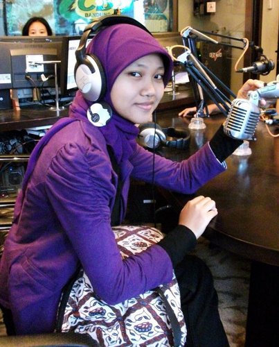 Love photography, design & enjoy the music. 
MELODY / UNIVERSE / WALWAL / PRIMADONNA/ LCIEL
Ordinary people. 
Innallaha ma ana