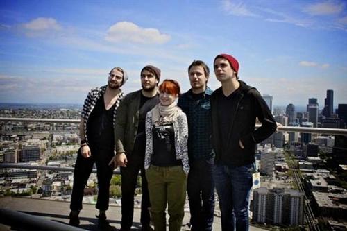 For too long we've had to endure the JB and 1D trends, now it's @Paramore's time. Follow us and lets get trending. WE ARE PARAAAMOOREEE - WE WILL BE HEARD.