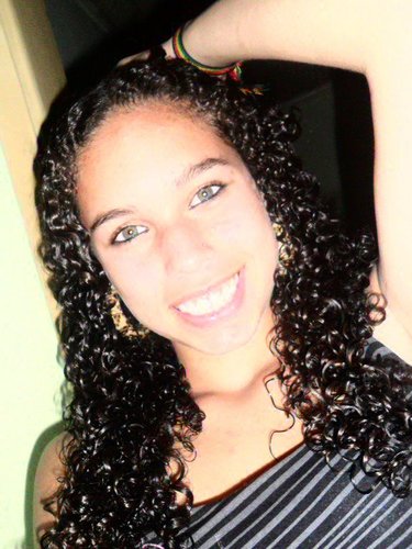 Nunca feche os olhos pra o mundo, pois há alguém no mundo que espera um belo brilho de seu olhar!!!