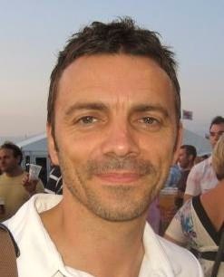 Domcuzzi's profile picture. Don't look now but!!!!!!!!!