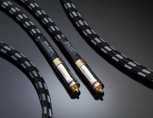 La force de l'expérience et le dynamisme de la jeunesse ont conduit, en moins de 10 ans, Real Cable aux sommets de sa spécialité.