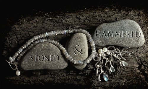 Contemporary precious jewellery designs. Designed & hand made by Lisa Bambridge. Inspired by seascapes and hedgerows.