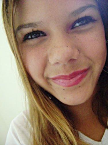 - eeu vou subir as nuuvens pra desenhaar o tteu sorriso ee no azull do ceeu voou ver oos teus olhos briilhando eem meio as estrelas ... te amo @LuanSantana !
