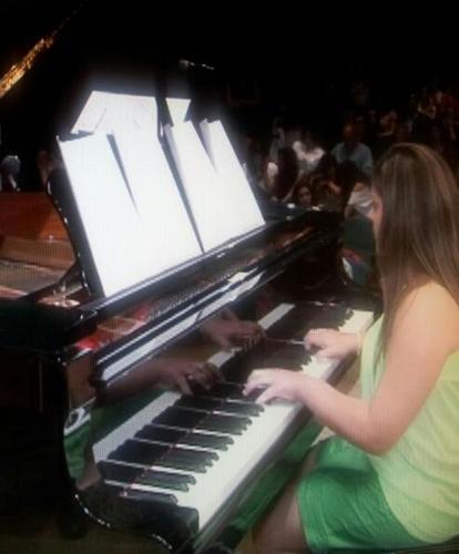 Born 18 september/piano-ing :D Music=Life/lebanese and proud :D