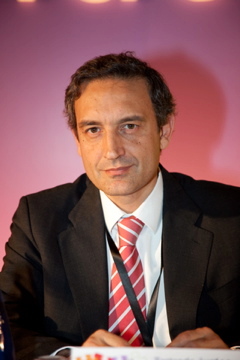 Padre de familia, médico y del Atleti. No lo dudes, la vida es eterna y hay que ganárselo
