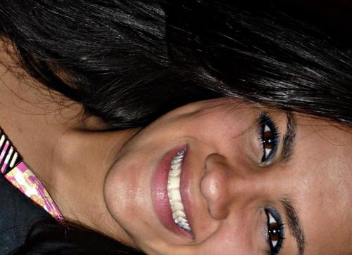 princesa tem qe andar de cabeça erguida , se não a coroa cai (: