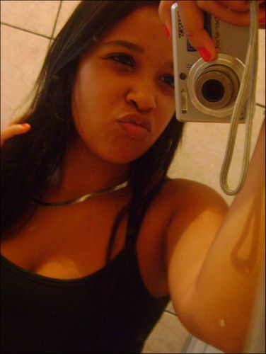- A linguagem dos olhos o corpo sabe dessifrar    ♫