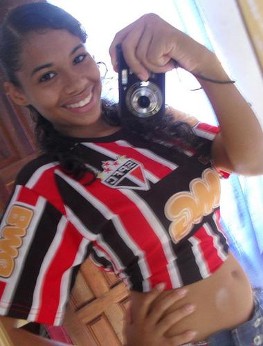Não importa onde você parou,
em que momento da vida você cansou,
o que importa é que sempre é possível
e necessário RECOMEÇAR.
