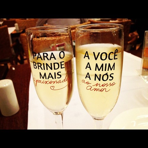 Quando fala o amor, a voz de todos os deuses deixa o céu embriagado de harmonia.